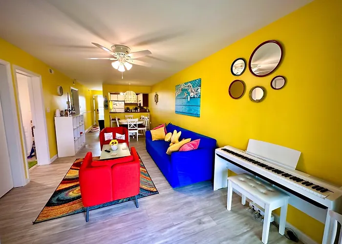 Modern Beachside Bliss: 2 Bed/2 Bath Condo Haven