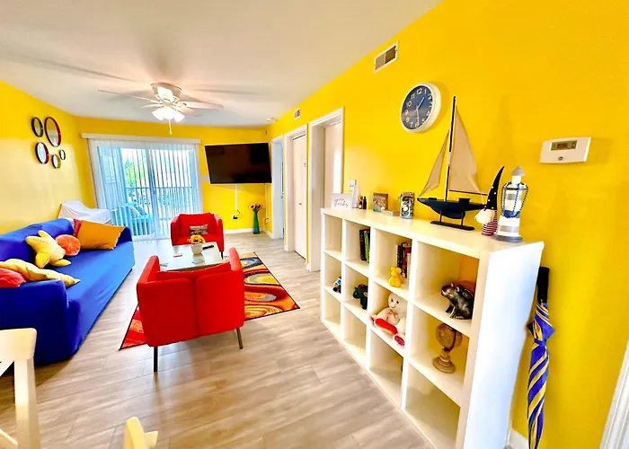 Modern Beachside Bliss: 2 Bed/2 Bath Condo Haven