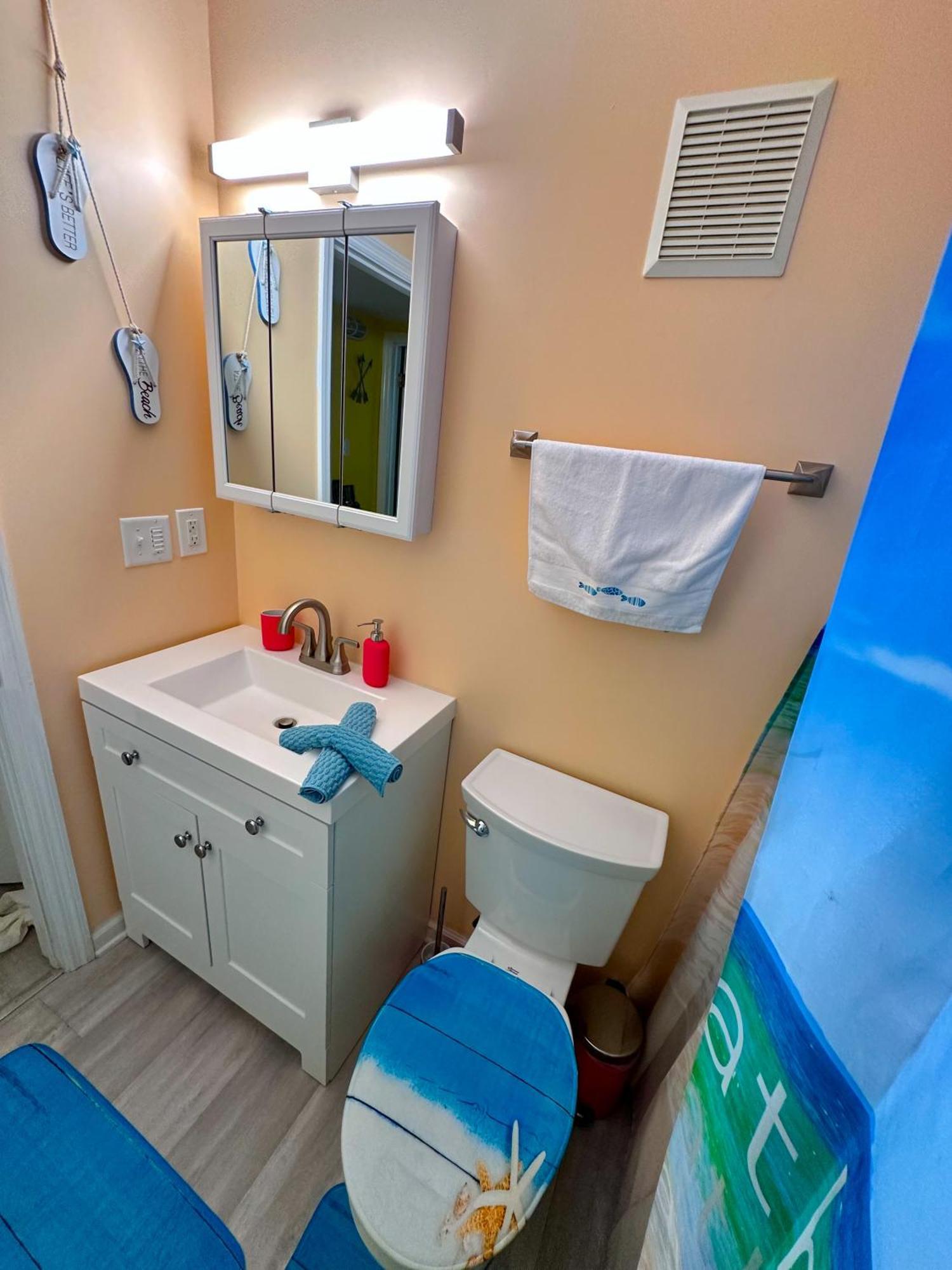 Appartement Modern Beachside Bliss: 2 Bed/2 Bath Haven