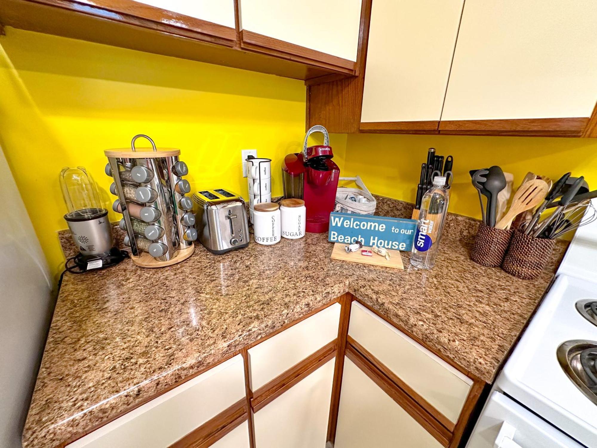 Appartement Modern Beachside Bliss: 2 Bed/2 Bath Haven